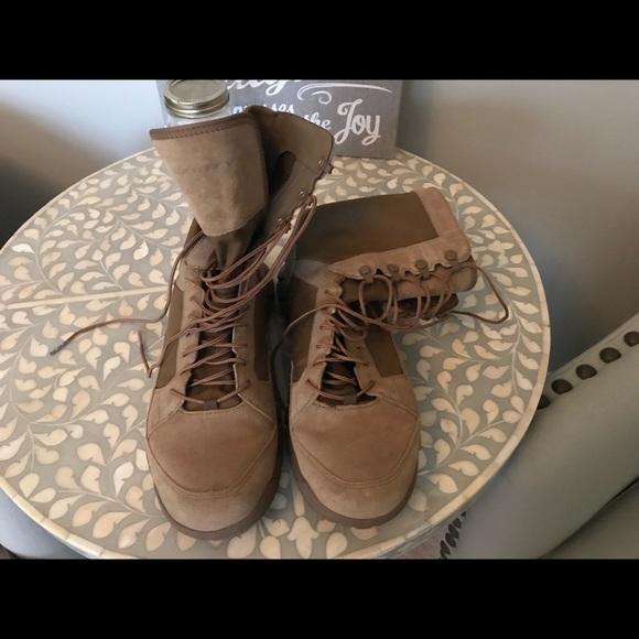 oakley light assault boot